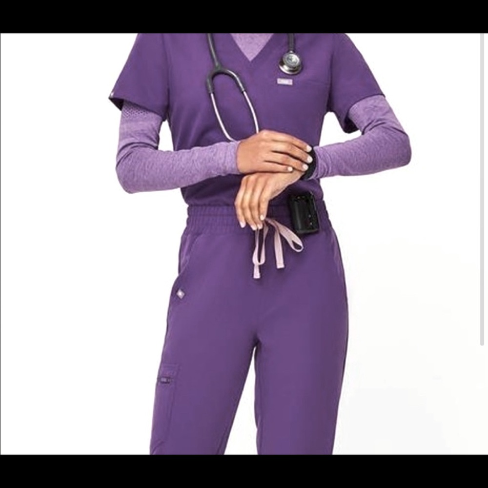 Used (like new) set of Magic Purple Figs Scrubs!! 💜🦄